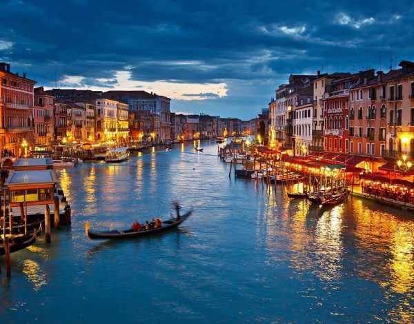 Daily Travel Tips for Italy